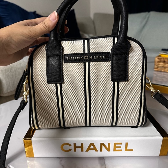 Aldo crossbody / tommy hilfiger bag - Picture 2 of 3